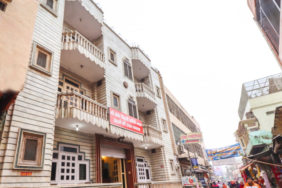 OYO 68682 Bankey Bihari Athithi Bhawan, Banke Bihari Mandir Vrindavan, Vrindavan