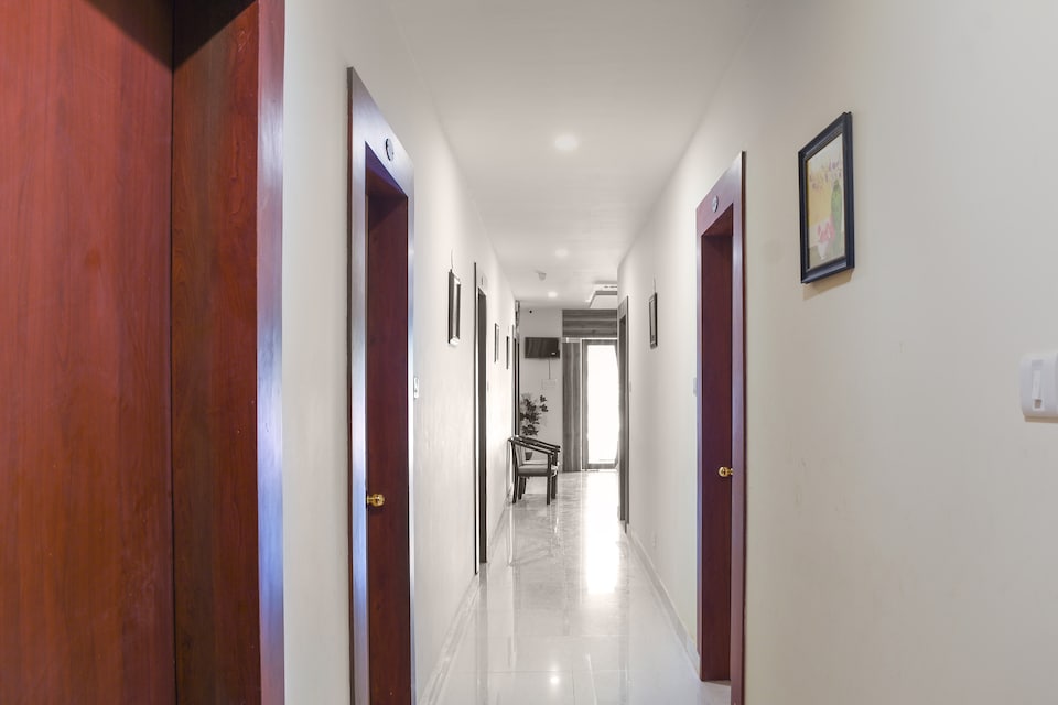 Hotel O New Sky Palace Residency, Mumbai International Airport, Mumbai