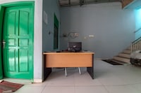 OYO 2738 818 Home StayNearAkbid Budi Mulya