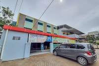 OYO 2738 818 Home StayNearAkbid Budi Mulya