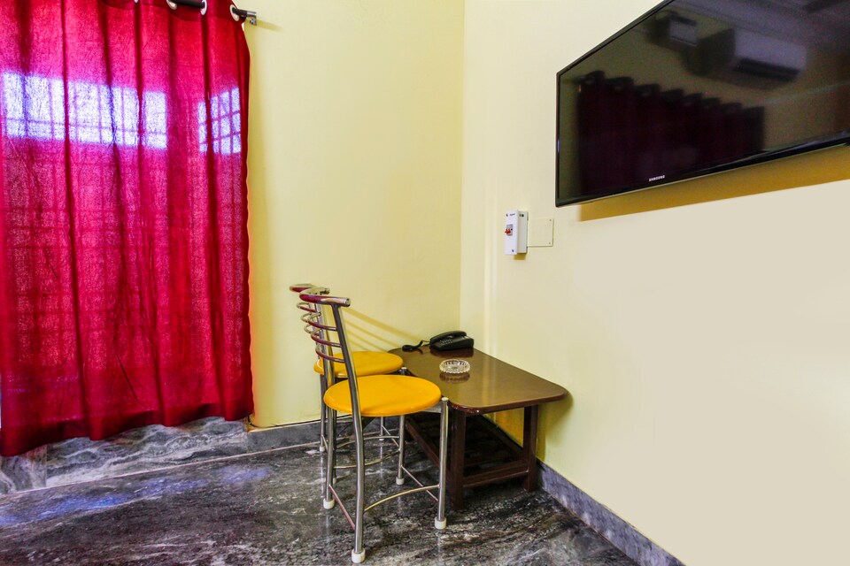 OYO 68720 Nrs Royal Resort, Sholinganallur, Chennai