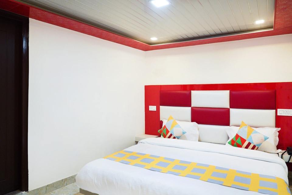OYO Home 68726 Compact Stay  Mussoorie, Picture palace Mussoorie, Mussoorie