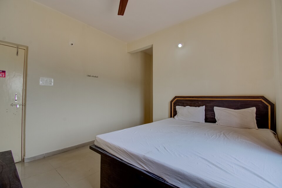 SPOT ON 68759 Hotel Moon Star Inn, Charbagh Lucknow, Lucknow