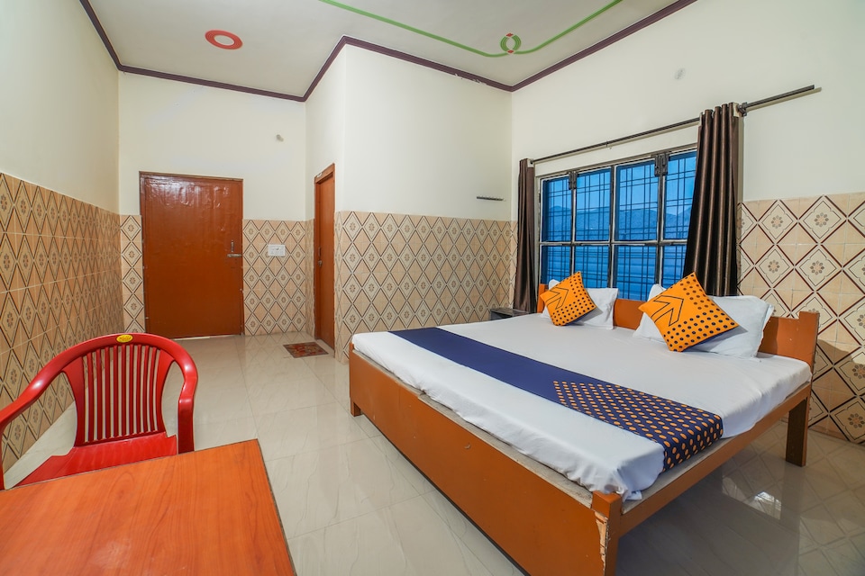 SPOT ON 68760 Hotel Sadhna, ISBT Kashipur, Kashipur