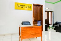 SPOT ON 2749 Tiga Sinar Residence