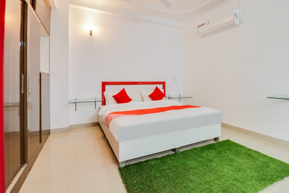 OYO 68782 Shankar Palace Residency, Golf Course Road, Gurgaon