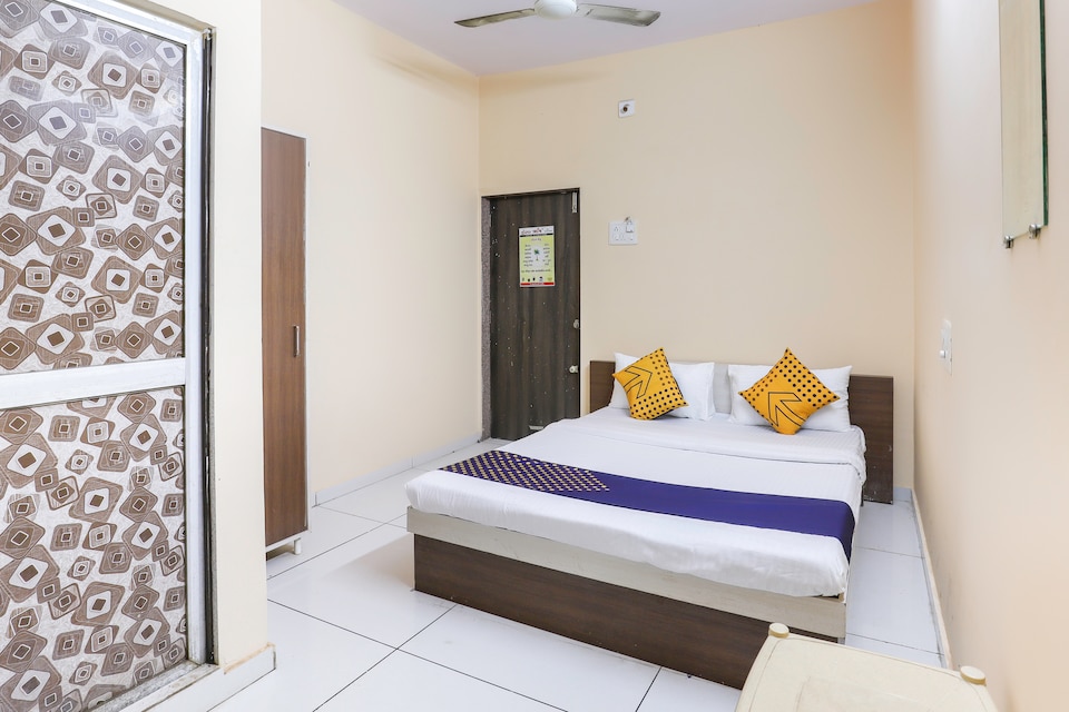 SPOT ON 68785 The Grand Rushi Hotel & Guest House, Gondal Road Rajkot, Rajkot