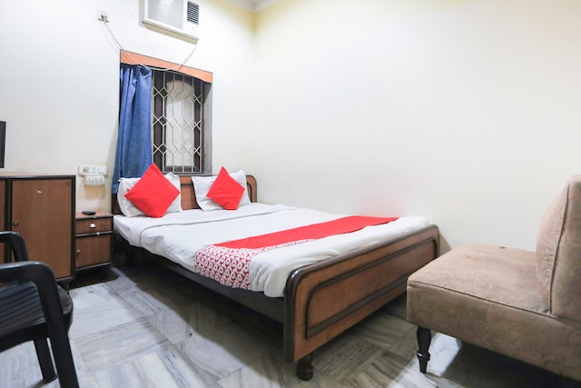 OYO Shyam Guest House Near Indian Museum