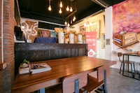 OYO 568 Art Hotel Hua Lamphong