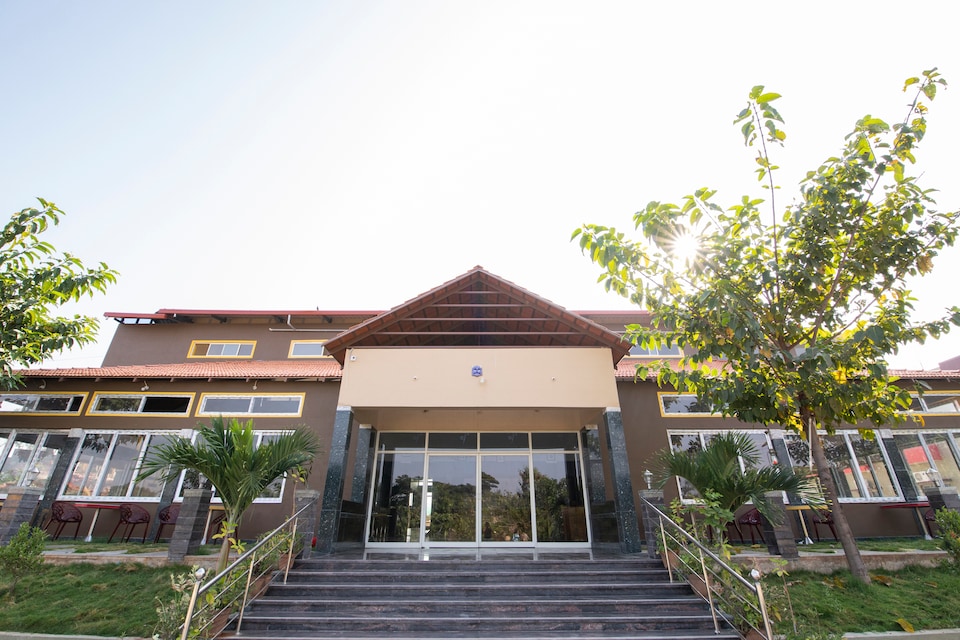 Capital O 68835 Samatha Resort, Davangere, Davangere