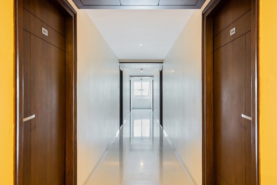 Capital O 68839 Royal Regency , Rajahmundry, Rajahmundry