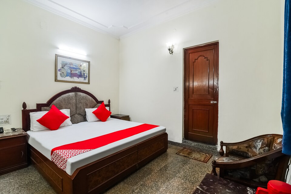 OYO 68858 Hotel Sunshine, Karol Bagh Delhi, Delhi