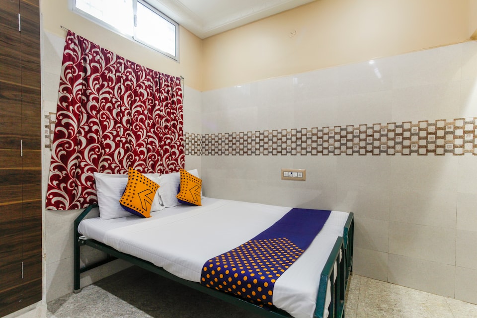 SPOT ON 68869 Pkma Guest House, Vellore, Vellore
