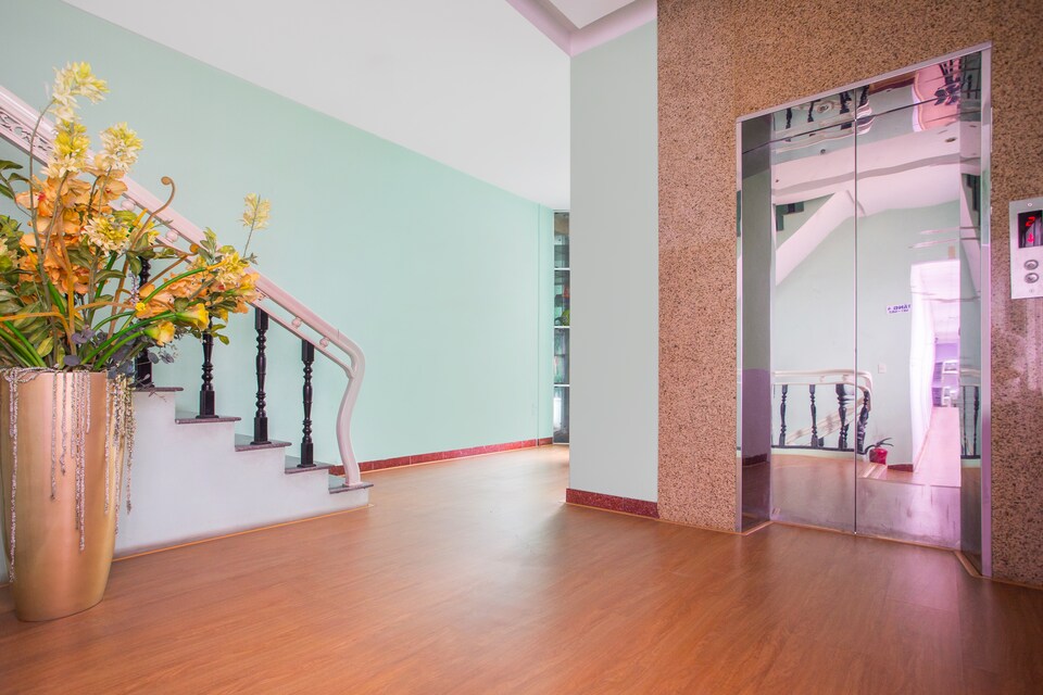 OYO 807 Mimosa Fiori Hotel, Truong An, Hue