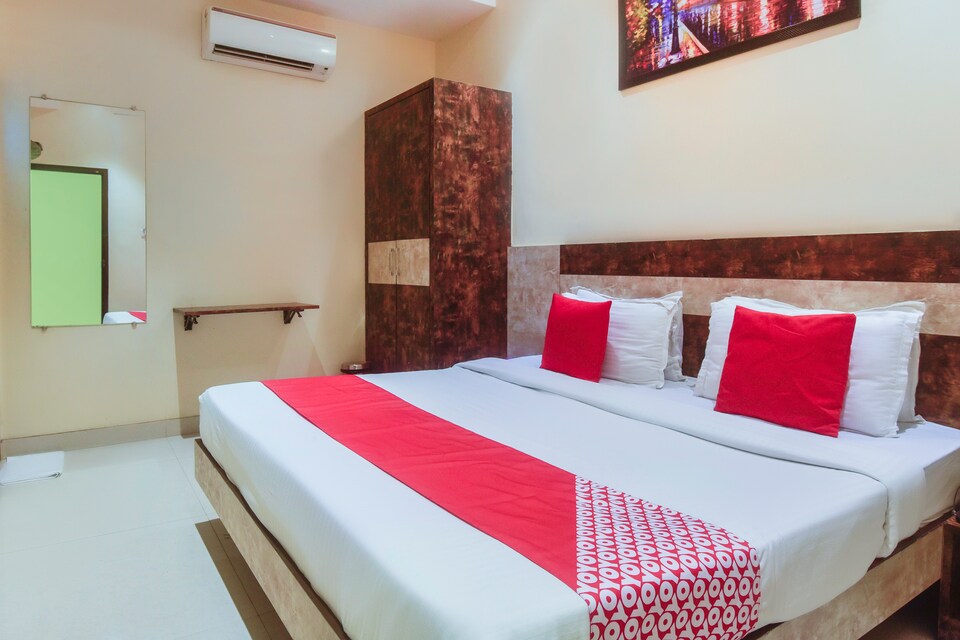 OYO 68885 Ram Bharose (r.b.h), Mumbai Churchgate-Colaba, Mumbai