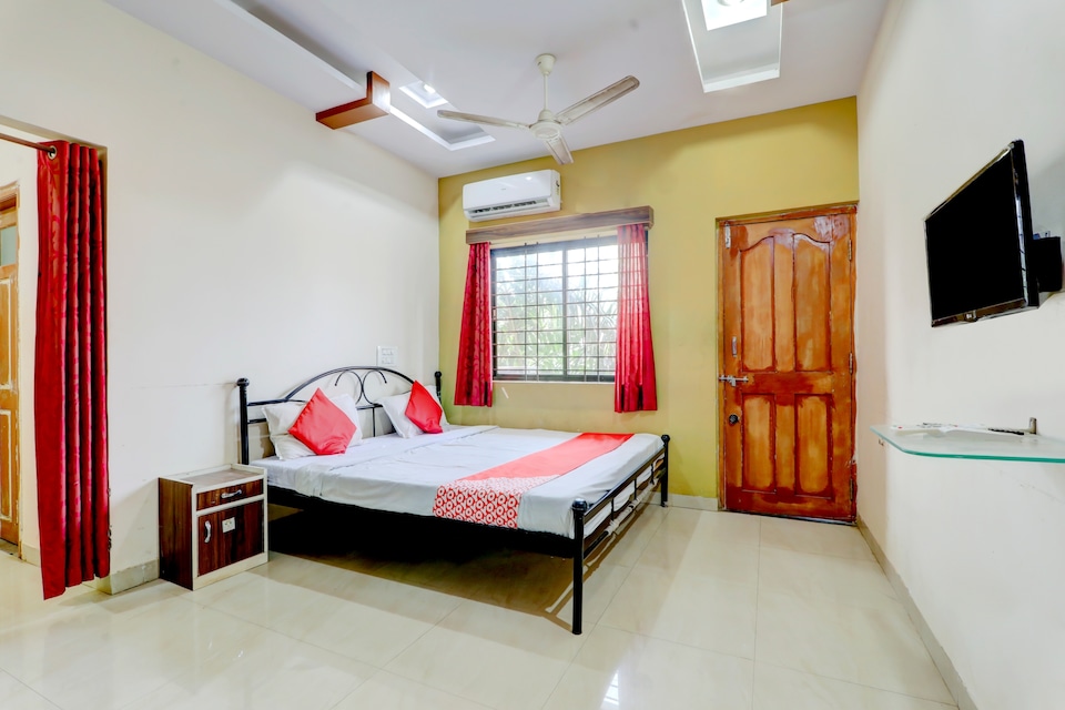 OYO 68887 Hotel Sangameshwar Lodging Boarding And Restaurant, Bijapur city, Bijapur
