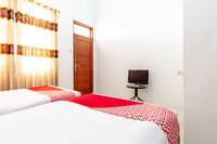 OYO 2777 Sleepover Sei Serayu