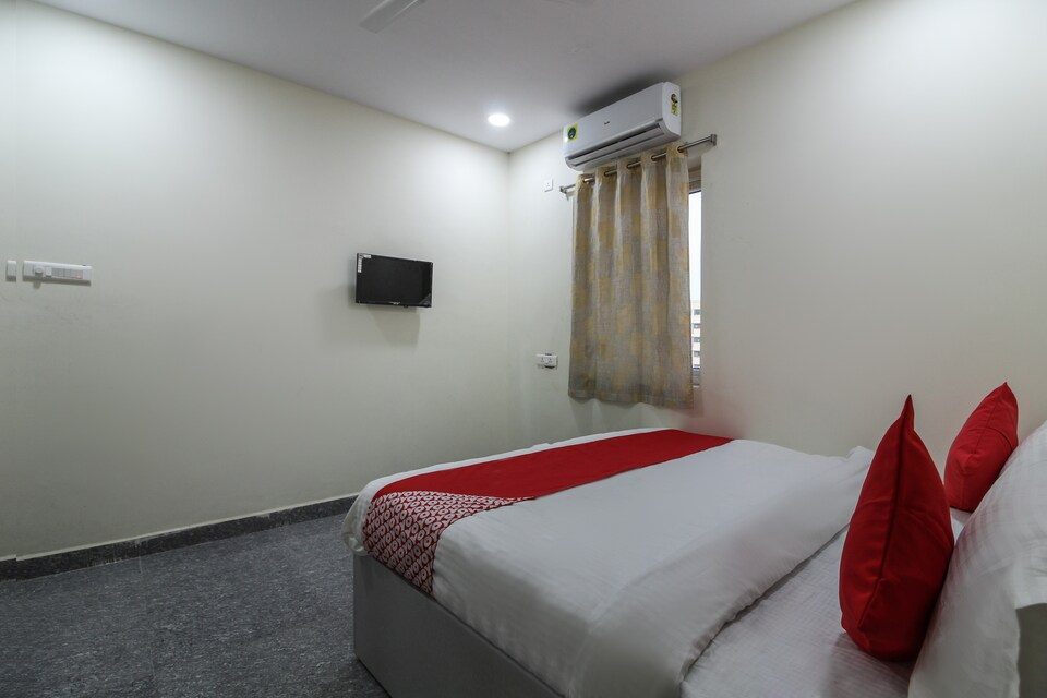 OYO 68919 Sri Sigma, Kukatpally, Hyderabad