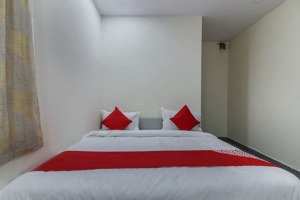 OYO 68919 Sri Sigma, Kukatpally, Hyderabad
