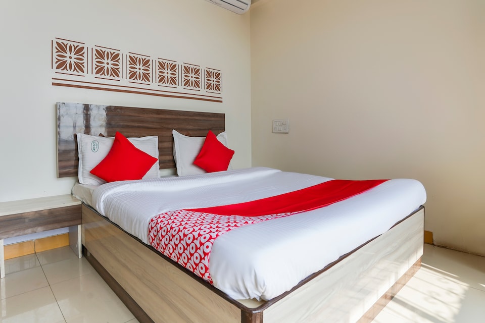 OYO 68931 Hotel Garva , Bavdhan Pune, Pune