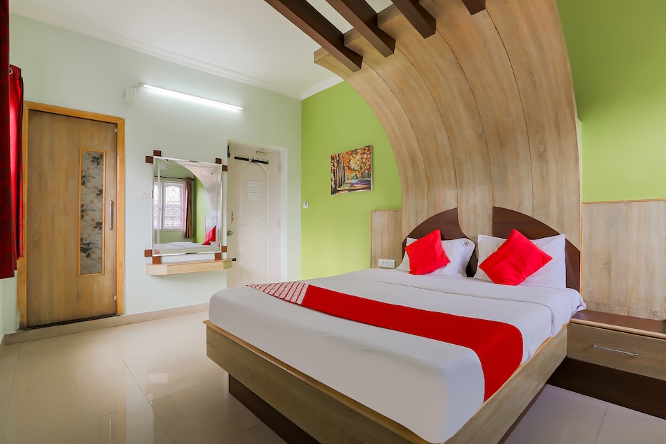 OYO 68932 The Hill Station , Ooty Town, Ooty