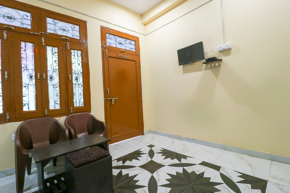 SPOT ON 68935 Hotel Bhagwat Bhavan Inn, Railway Station Allahabad, Prayagraj