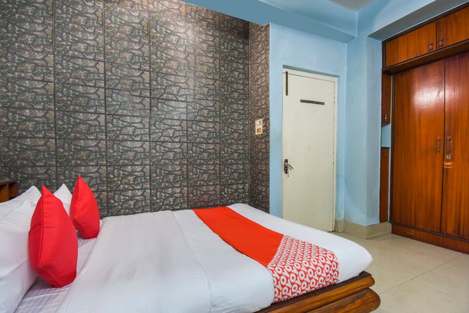 OYO 68942 Xplore Hospitality, VIP Road Kolkata, Kolkata