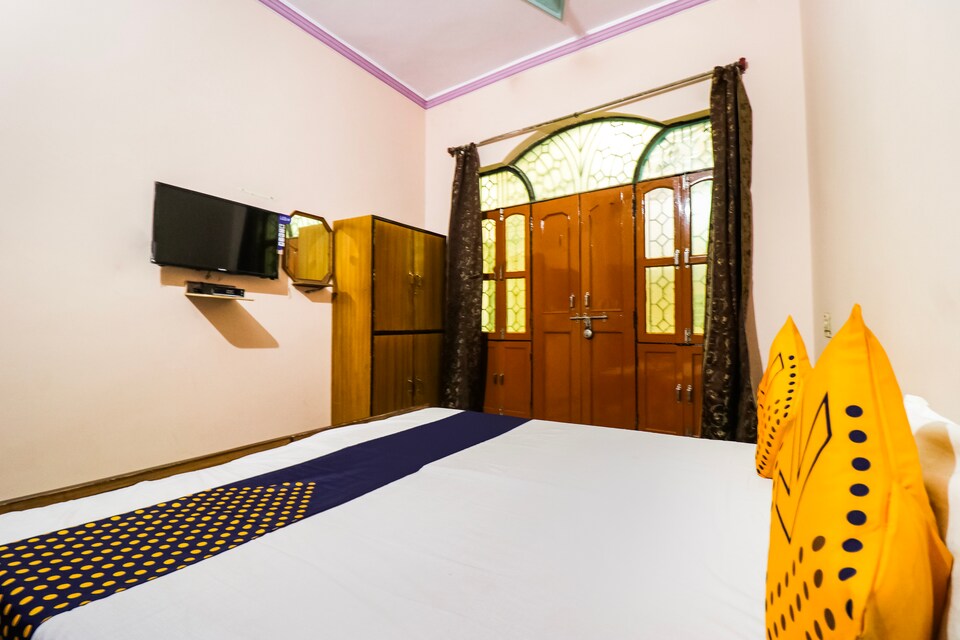 SPOT ON 68956 Maa Parvati Lodge , Cantt, Varanasi