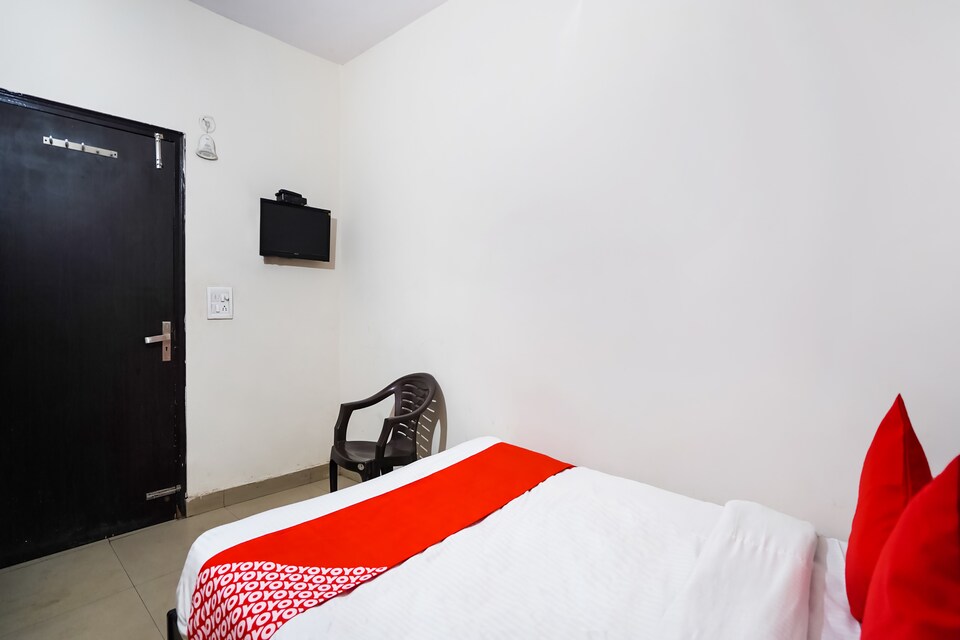 OYO 68972 Aaa Guest House, Faridabad, Faridabad
