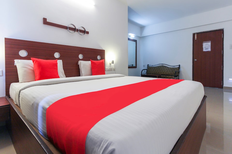 OYO 69005 Hotel Sree Anandha Bhavan, Reddipatti Salem, Salem