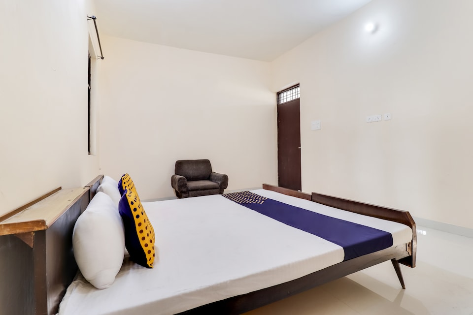 SPOT ON 69024 Blush Marriage Lawn , Aliganj Lucknow, Lucknow