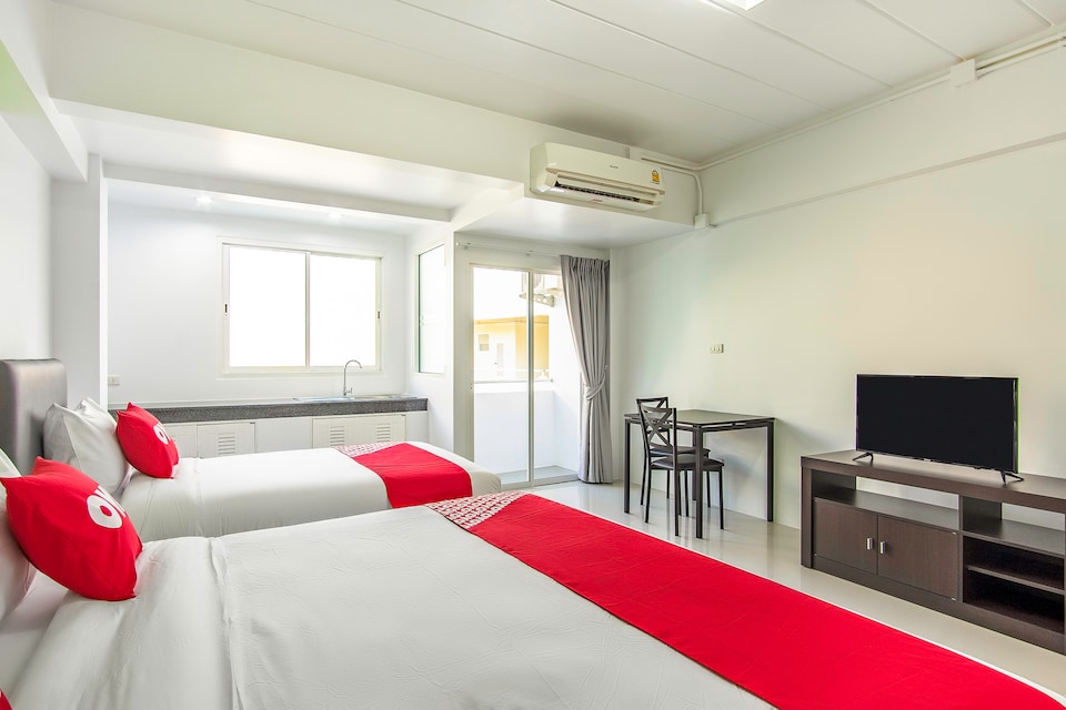 OYO 601 C W Mansion Phuket, Outter Chalong P3, Phuket