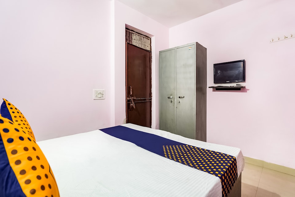 SPOT ON 69063 Leaf Petals Hospitality, Old Gurgaon, Gurgaon