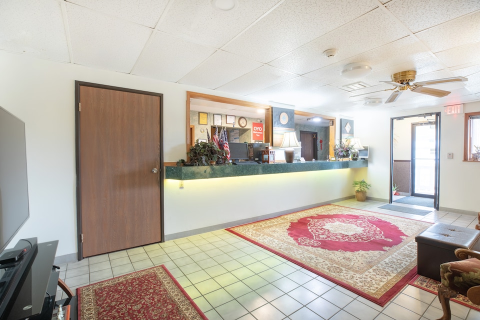 OYO Hotel Ozark MO Hwy 65, C65608, Ozark MO