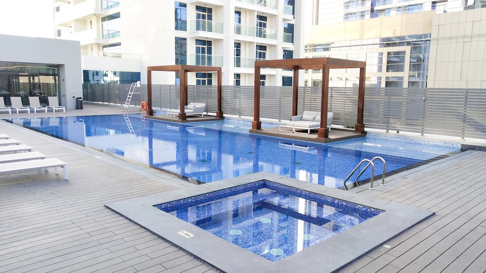 OYO 437 Home Studio One Tower Marina, Dubai Marina, دبي