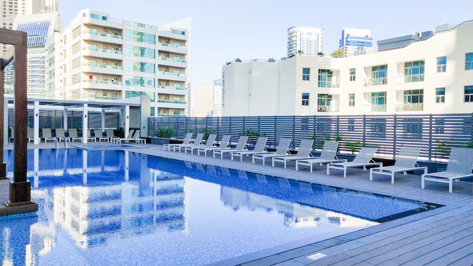 OYO 437 Home Studio One Tower Marina, Dubai Marina, دبي