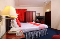 OYO 112 Semiramis Hotel