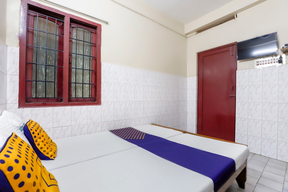 SPOT ON 69105 Breeze Lodge, Central Chennai, Chennai