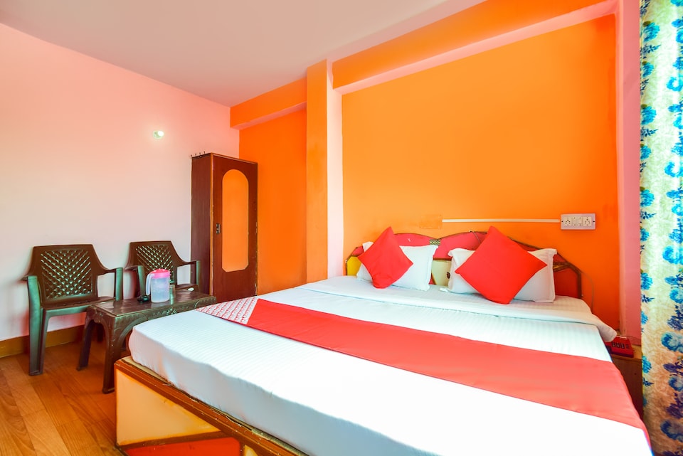 OYO 69119 Hotel Pushpak, The Mall Road-Shimla, Shimla