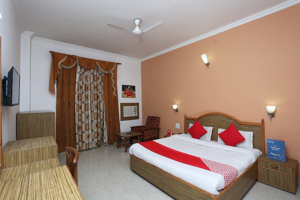 Capital O Katra Continental, Katra, Katra