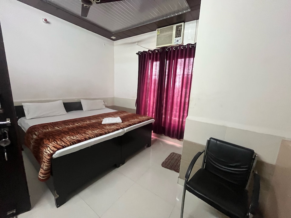 Hotel O Shri Krishna Guest House, Tikonia Haldwani, Haldwani