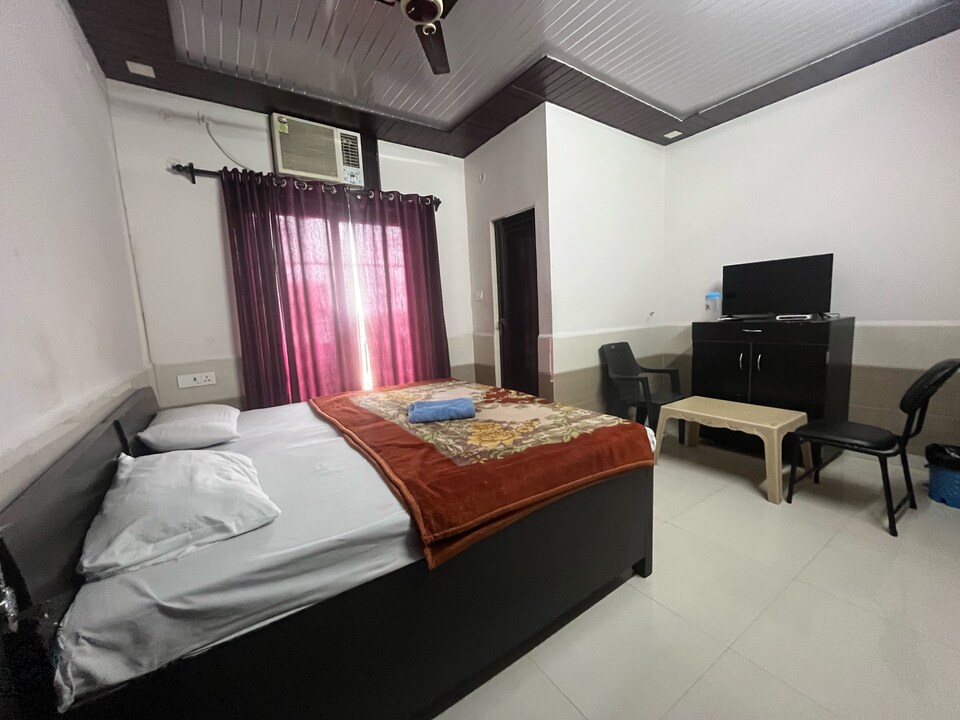 Hotel O Shri Krishna Guest House, Tikonia Haldwani, Haldwani