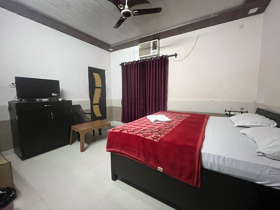 Hotel O Shri Krishna Guest House, Tikonia Haldwani, Haldwani
