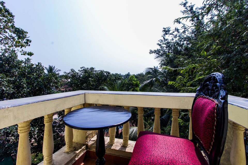 OYO 5671 Maximum Holiday Inn, Anjuna Vagator Goa, गोवा