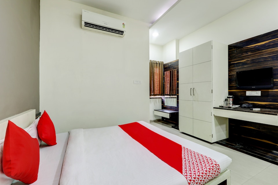 OYO 69156 Hotel Ashirwad, Dewas City, Dewas