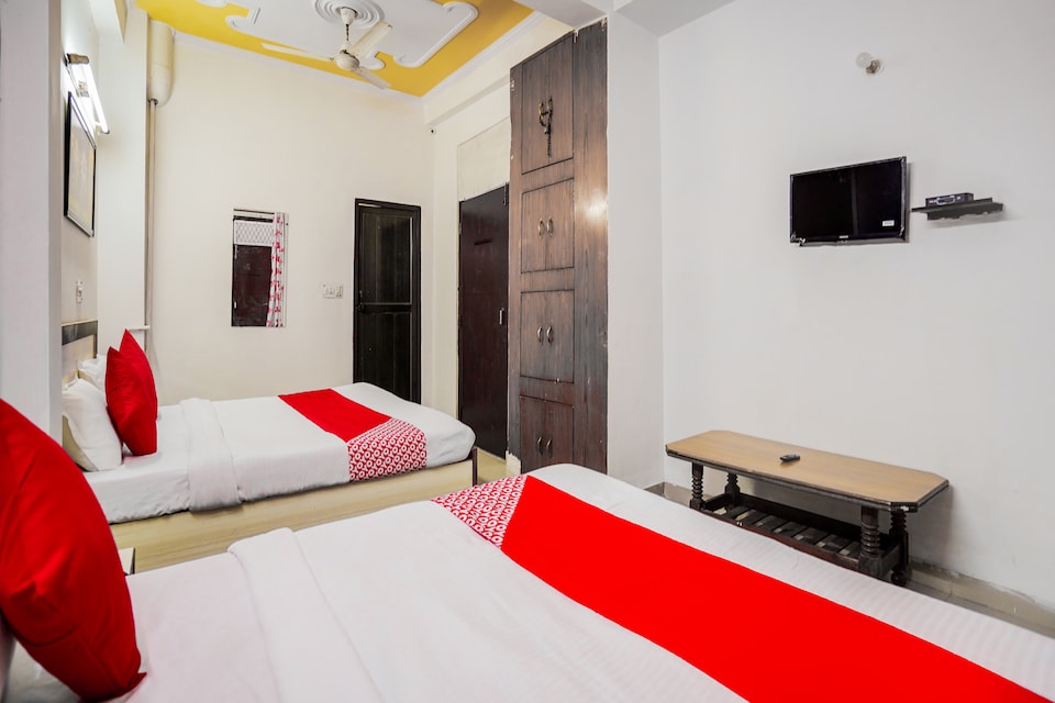 OYO 69174 Pankaj Guest House, Nizamuddin Delhi, Delhi