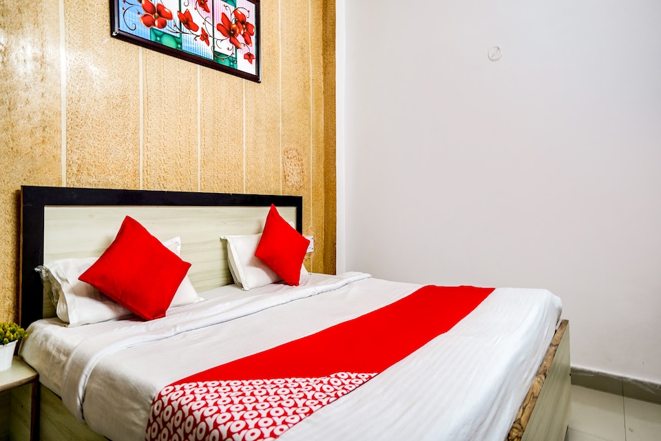 OYO 69174 Pankaj Guest House, Nizamuddin Delhi, Delhi