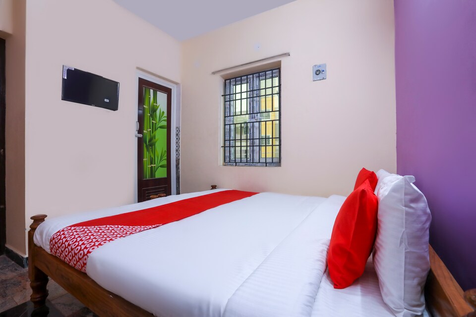 Live Under CHN2095 , Airport Chennai, Chennai