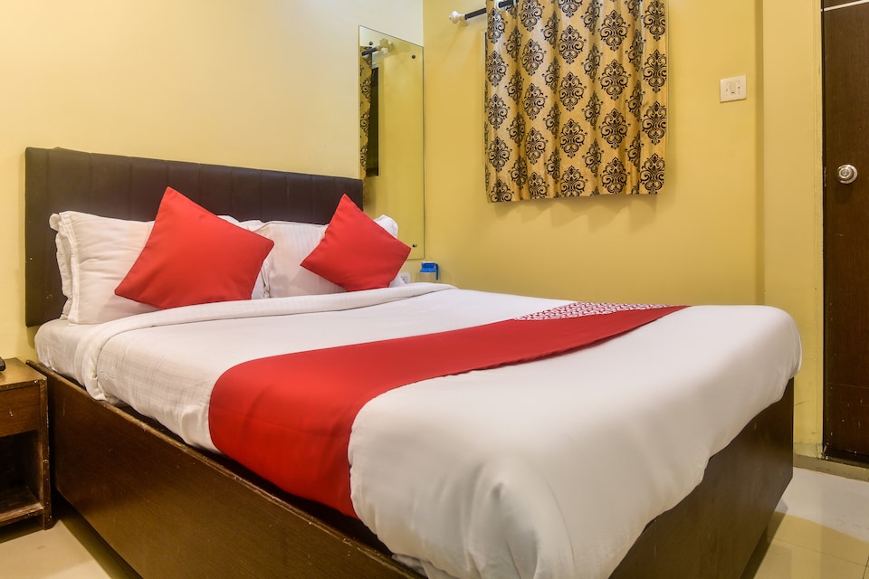 OYO 69199 Hotel Swapna , Mumbai Churchgate-Colaba, Mumbai