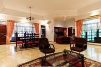 OYO Living 2843 Raz House Syariah